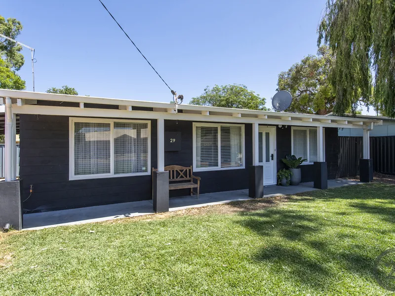 Your Picture-Perfect Beach Cottage Awaits!