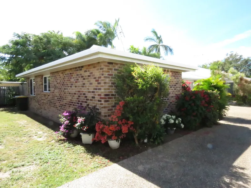 COMFORTABLE BRICK BEACH VILLA