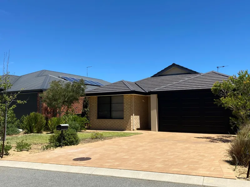 MODERN EASY TO MAINTAIN HOME