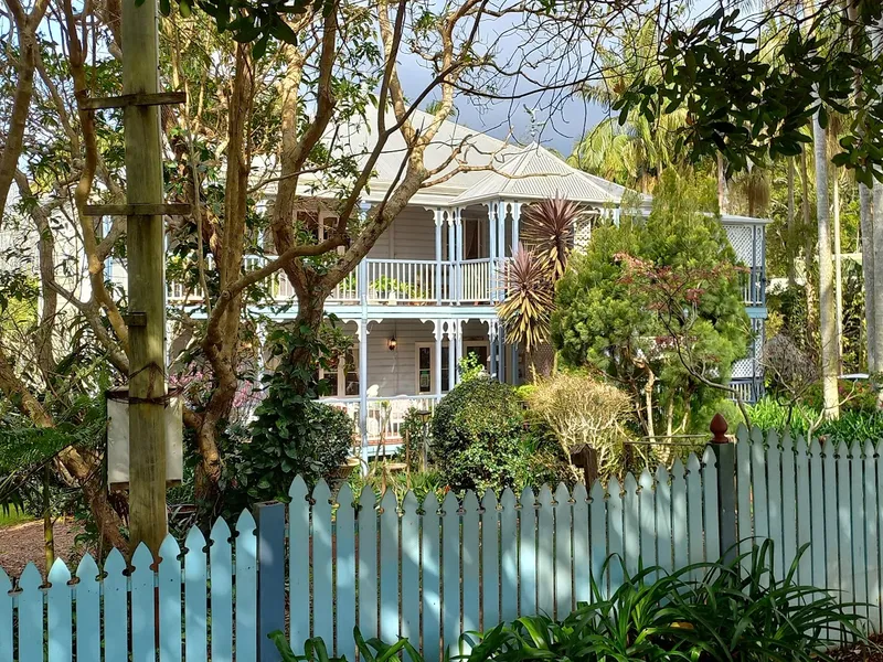 Beautiful Queenslander in the heart of Tamborine Mountain.