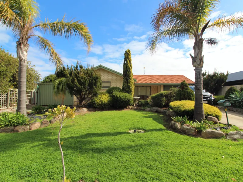 FANTASTIC LOCATION WITH IN-GROUND POOL