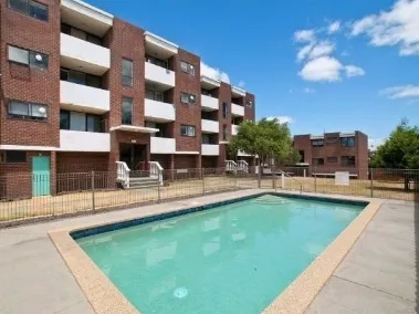 2 BR 1ST FLOOR APARTMENT- 6 MONTH LEASE!!