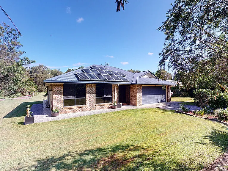 Great Family Home in Cooroibah
