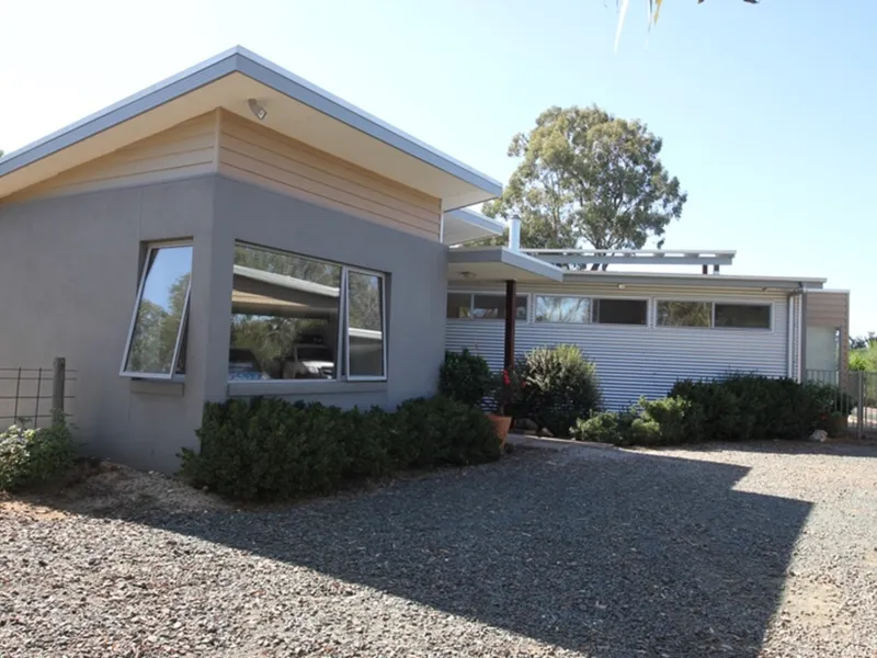 Unique Home 5700sqm landscaped haven