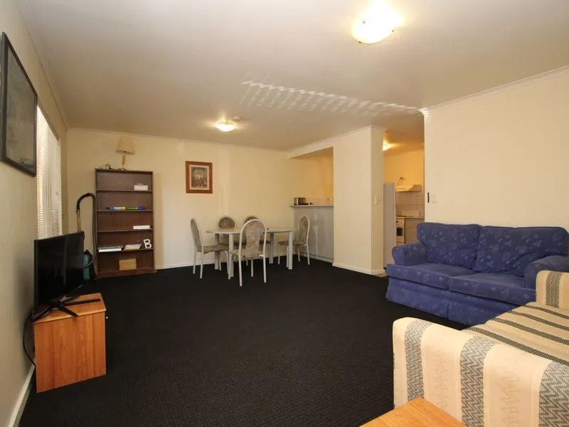 Fully furnished 2 bedroom ground floor unit with private courtyard!