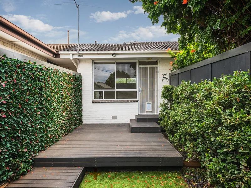 TIDY ONE-BEDDER | PRIVATE COURTYARD | GREAT  LOCATION