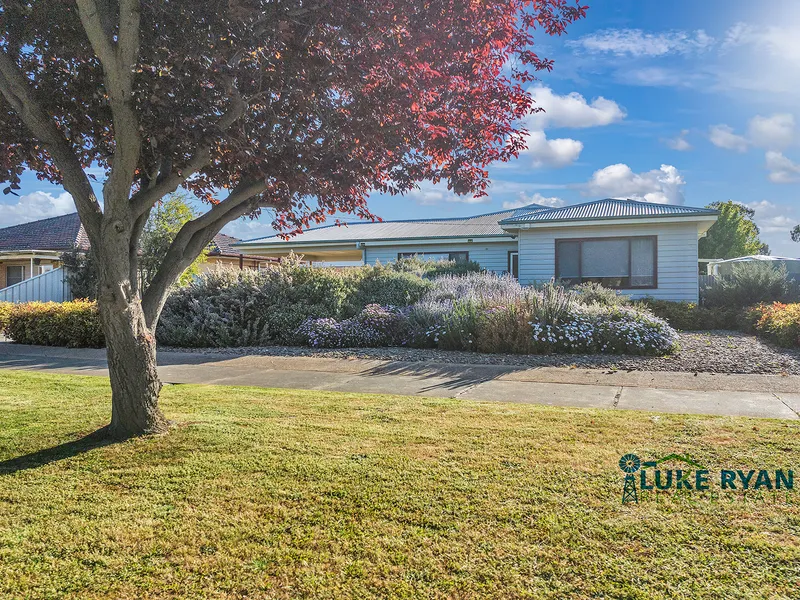 MODERN COMFORT MEETS CLASSIC CHARM