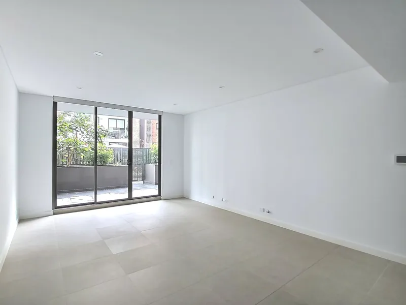 3-bedroom, 2-bathroom ground-floor apartment is perfect for those who want convenience and comfort.