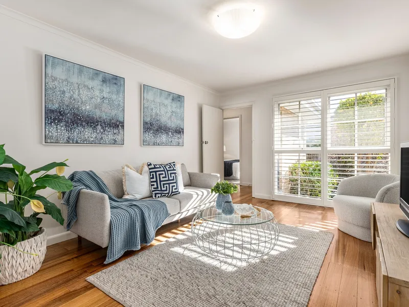 Sun-filled Single Level Villa on the Village Edge