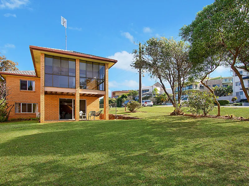 Footsteps to Mooloolaba Beach  
