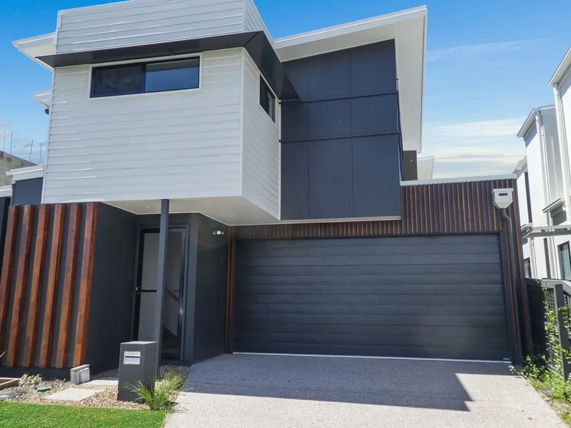 NEAR NEW LUXURY LIVING