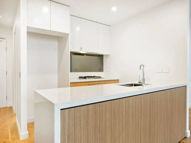 Amazing Top Floor One Bed One Bath for lease!