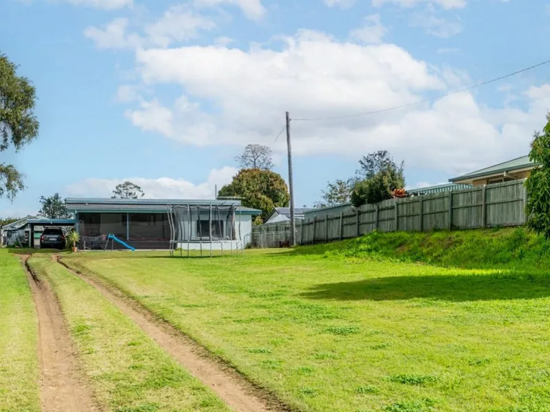 Huge Yard - Great Location