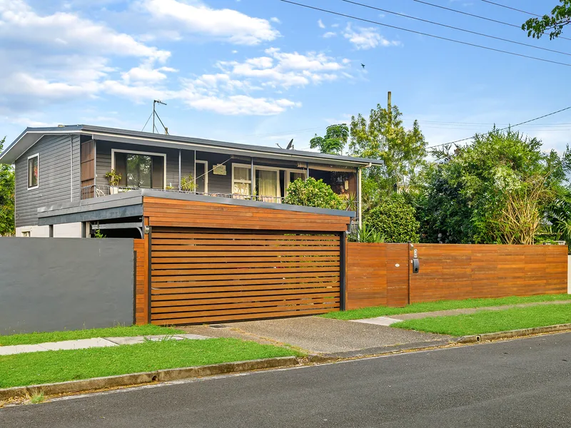 Modern Family Living with Leafy Outlook
