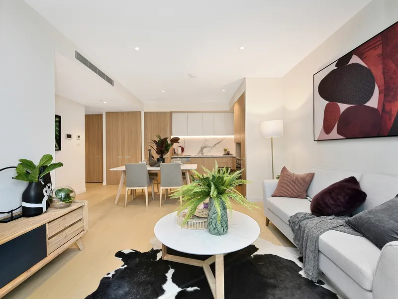 Near New 1 Bedroom + Study Apartment