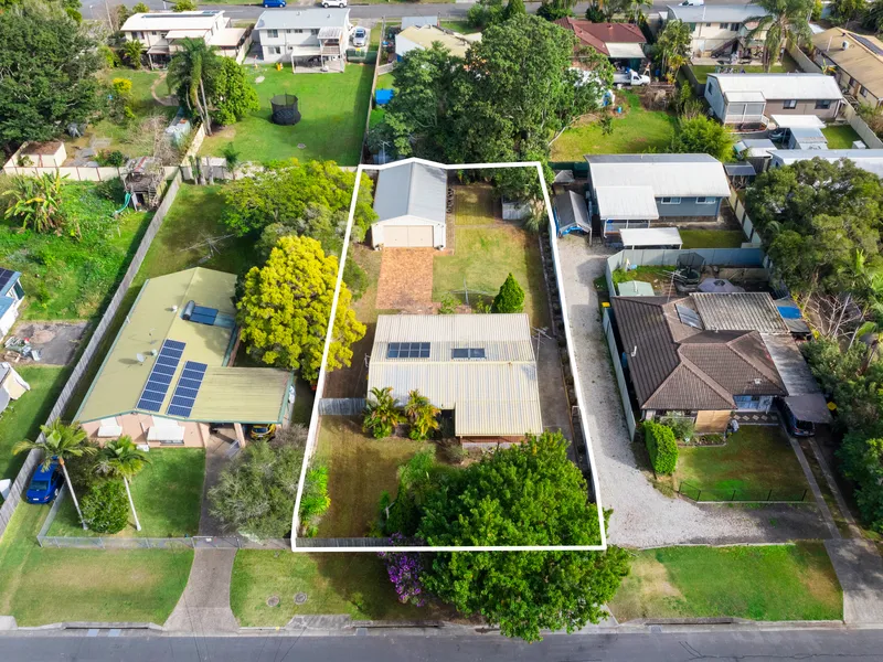 Charming 3 Bedroom Home, with a Large Shed and 1012sqm Block!