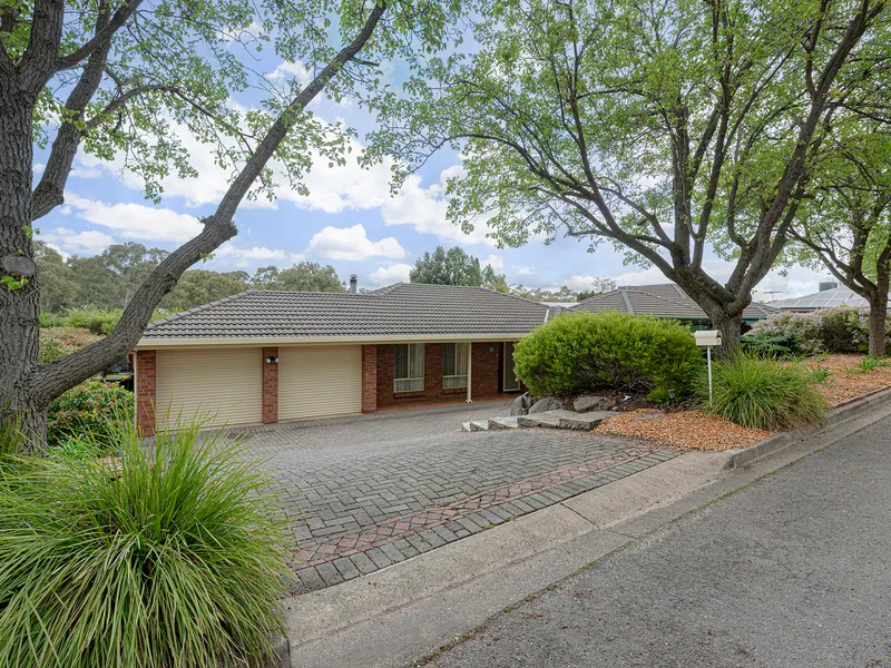 Quality Family Home with Gorgeous District Views