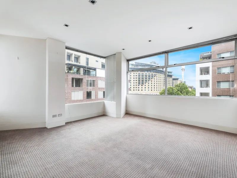 Expansive Three Bedroom Apartment in Premier Lifestyle Location