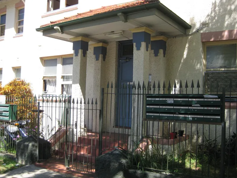 BIG Studio $285 p/week