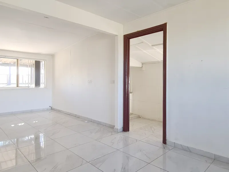 LEASE NOW! LEASE NOW!