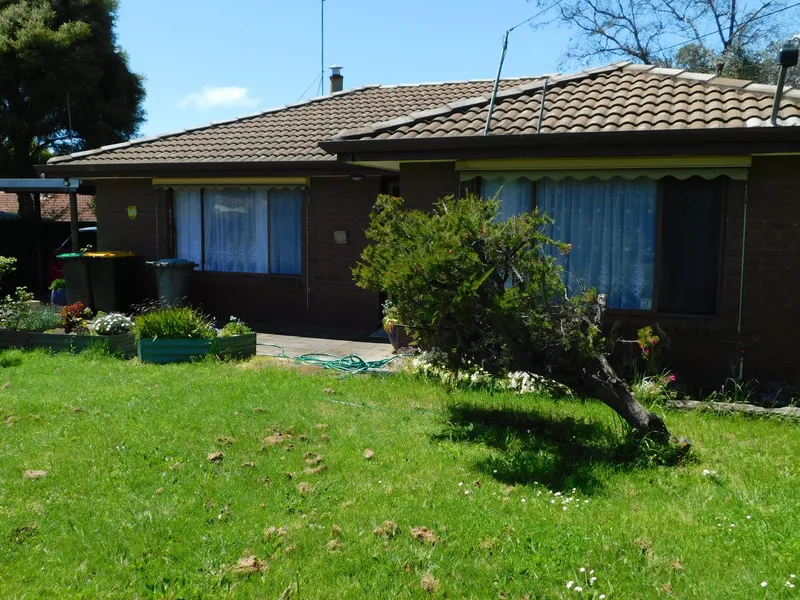 TERRIFIC FAMILY HOME IN QUIET STREET
