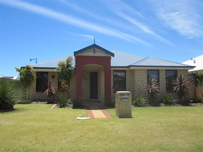 HOME IN THE ANCHORAGE ESTATE