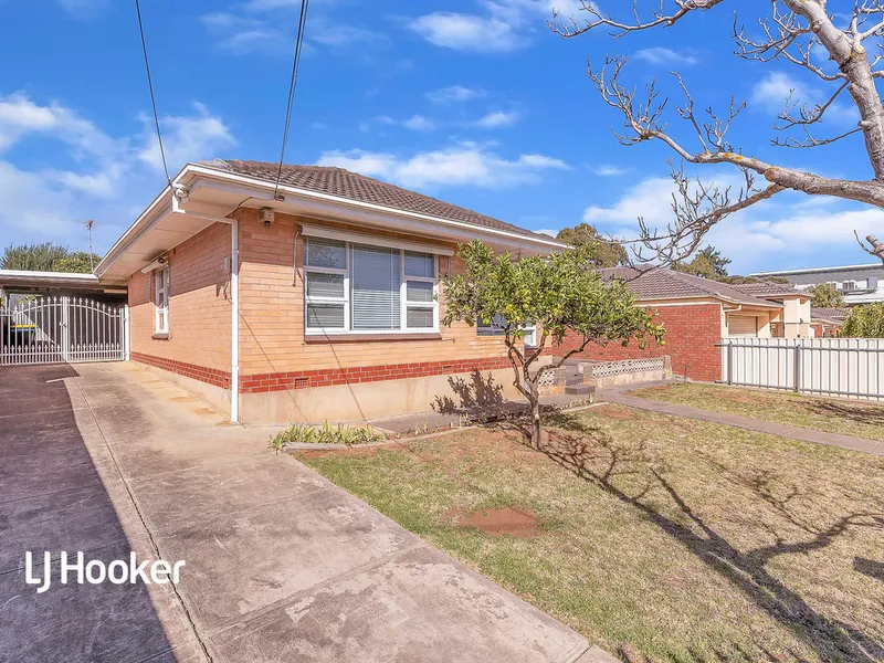 3 BEDROOM HOME IN GREAT LOCATION!!