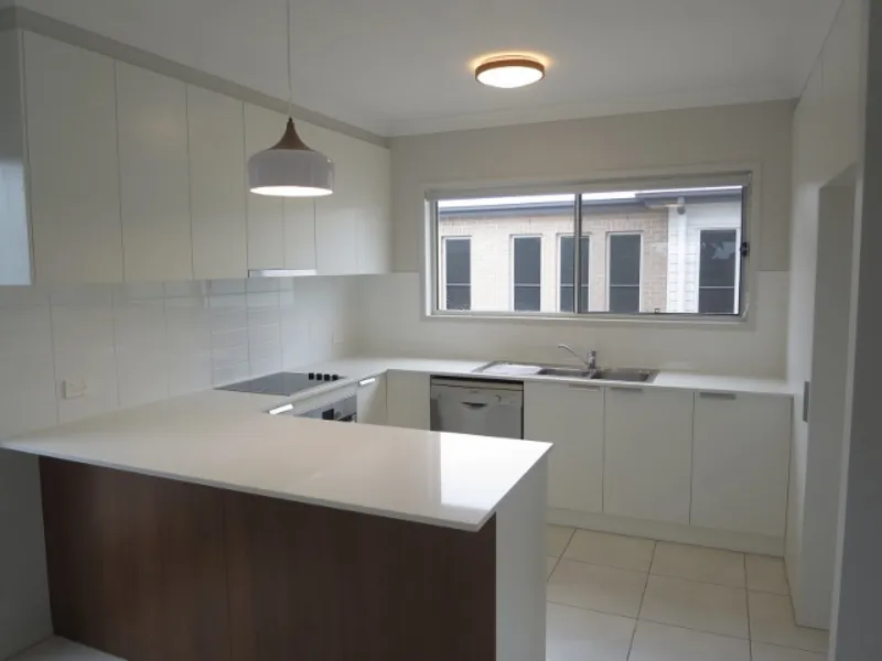 Middle Ridge Unit directly across from Shops