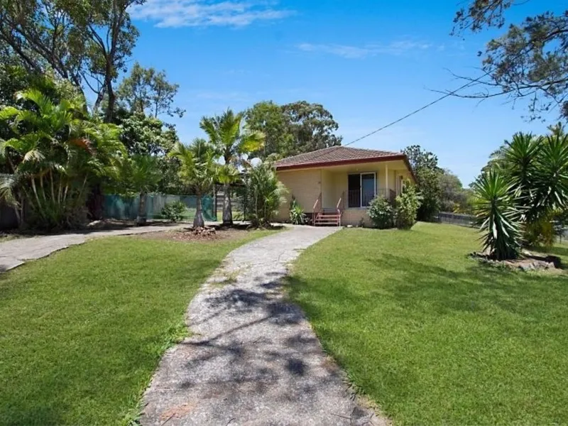 Pet Friendly  - Fully Fenced Yard