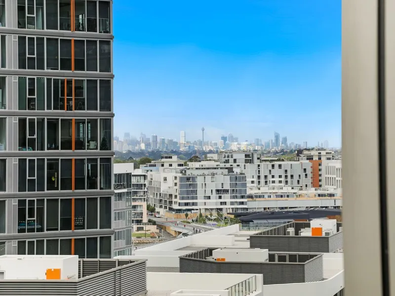 BRILLIANT ONE BEDROOM + STUDY NORTH-EAST FACING APARTMENT 