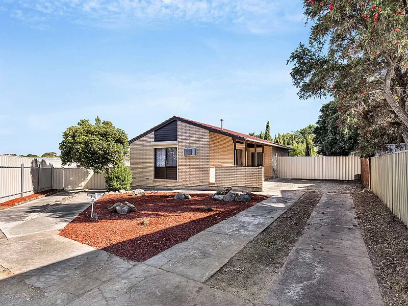 Don't miss the opportunity to secure this beautifully presented home at such an affordable price!