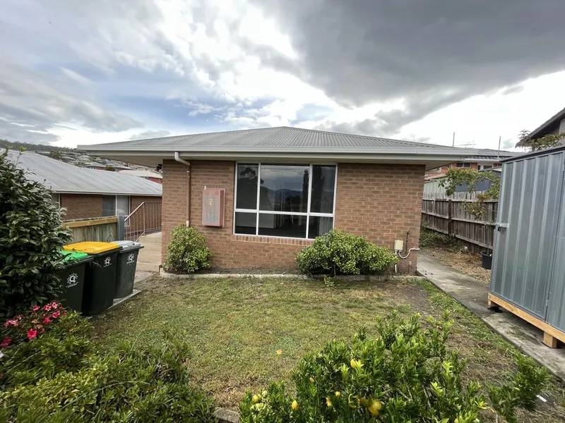 Spacious Claremont Villa in Convenient Location