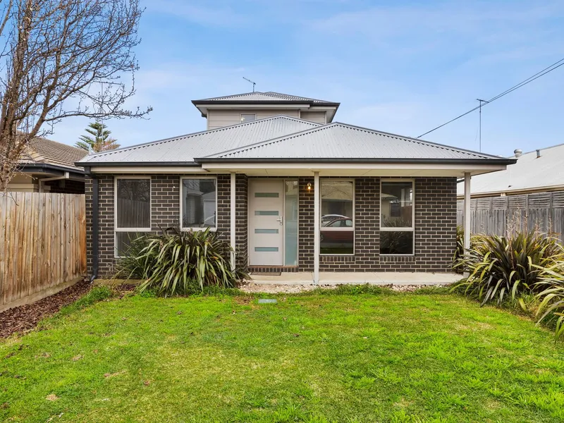 Spacious and contemporary townhouse