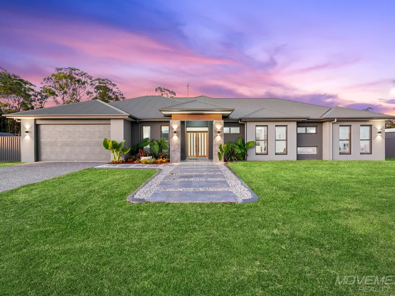 Luxurious Living on 3000m2 + Pool + Shed