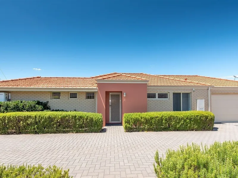 FABULOUS LOCATION, MODERN HOME!