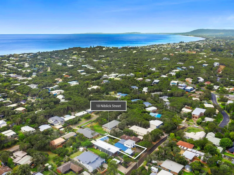 Expansive Family Entertainer