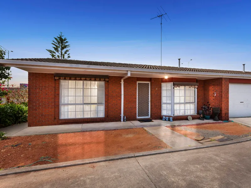 A Low-Maintenance Gem With Its Very Own Backyard!