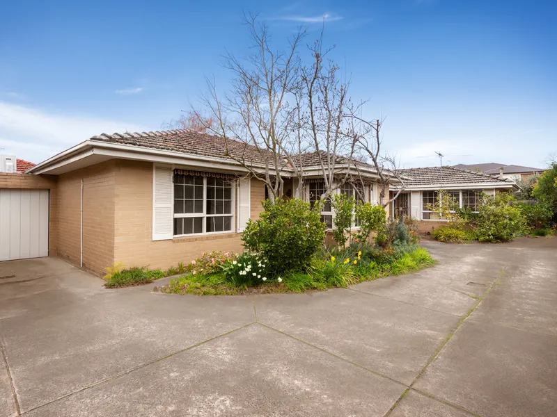 Spacious Villa Unit in Convenient Location