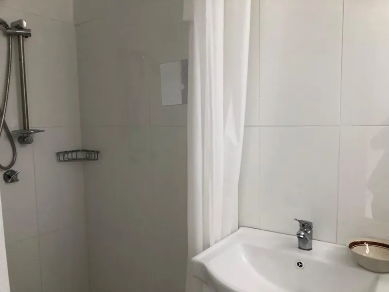 ALL BILLS INCLUDED 1bed room granny flat for Rent in 33 RAILWAY STREET, ROCKDALE,NSW-2216. Only $200 p/w.