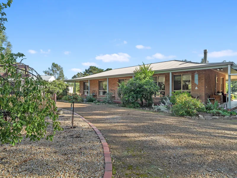 Hard to Find 3-4 Bedroom Brick Home on 5 Acres – Edge of Town - Town Water -  Bore