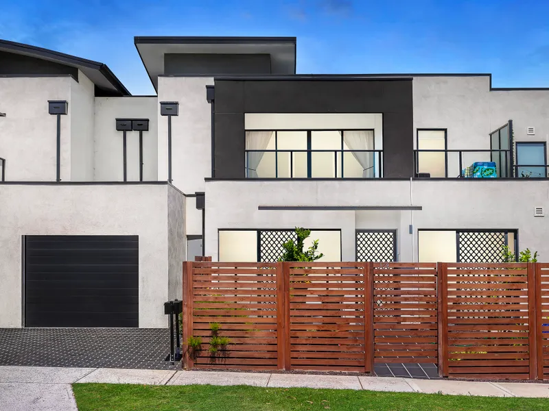 Chic & contemporary in paces of all essentials