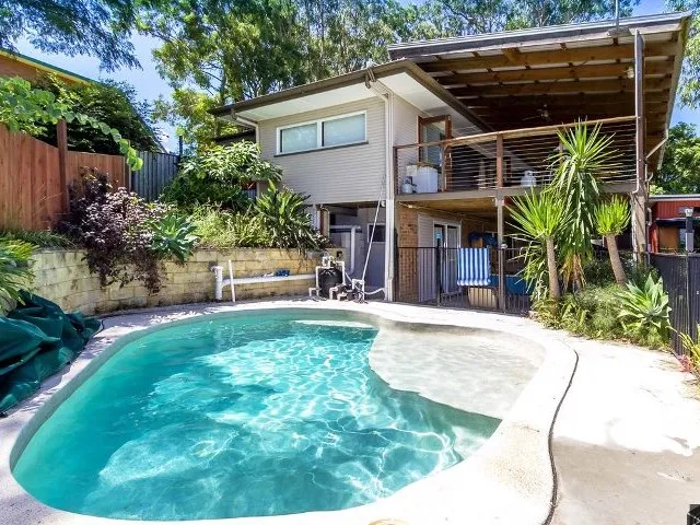 1012m2 + HOUSE + TWO TITLES +Pool - WALK TO PETRIE RAIL and DA Approved - 24 Units!