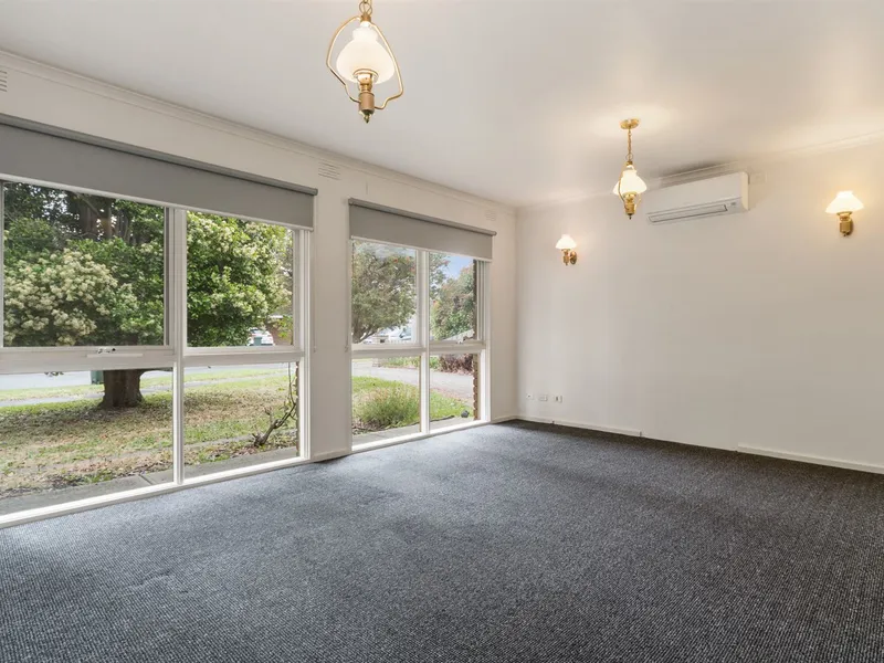 3 Bedroom Home In Great Position!