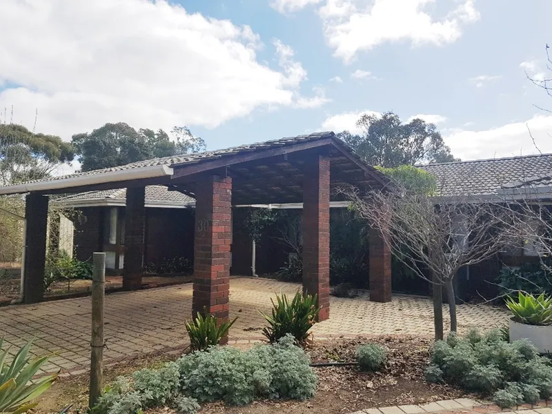 LARGE FAMILY HOME - QUIET LOCATION