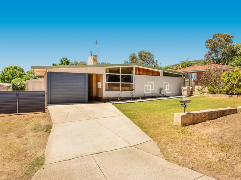 PRIME Location, Pool & Powered Shed