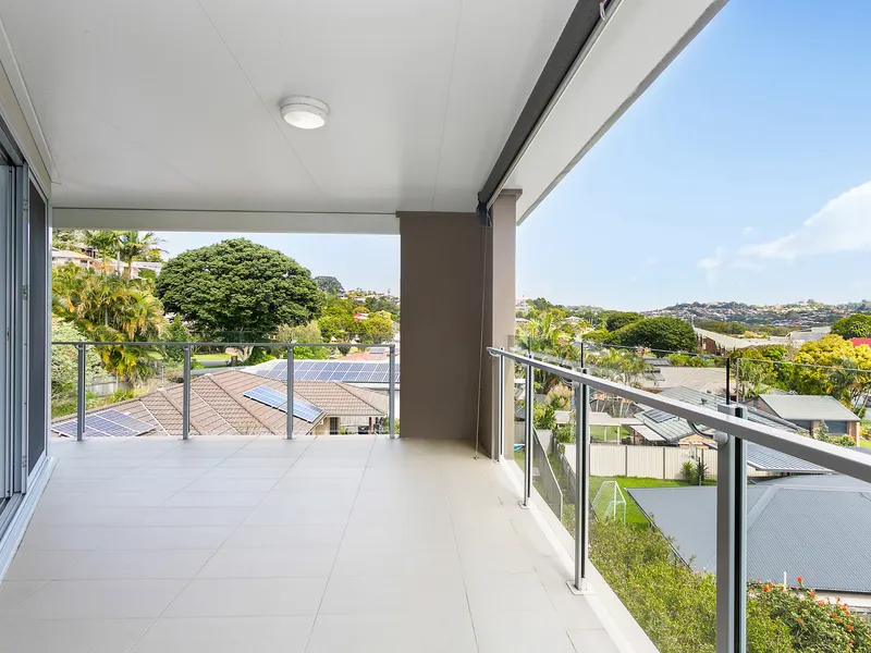 Discover modern convenience in the heart of Banora Point