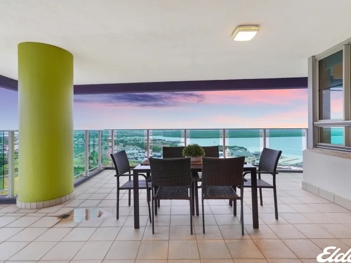 LUXURY LIVING IN THE HEART OF DARWIN CITY!