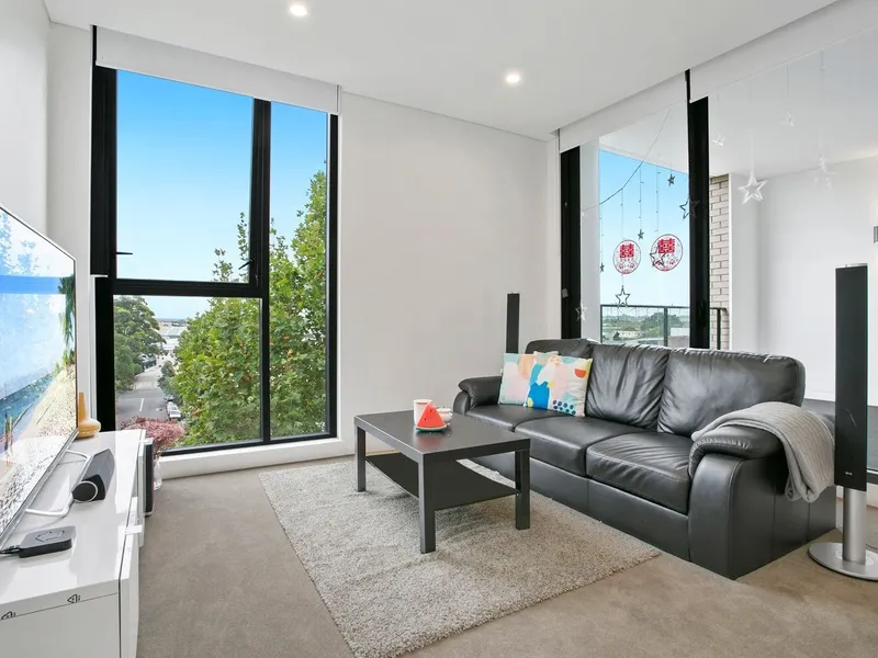 SPACIOUS & STYLISH 