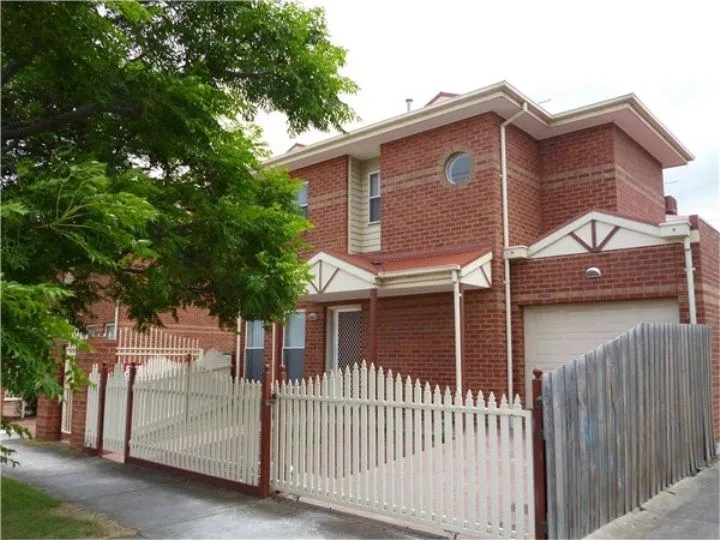 Three bedroom townhouse 