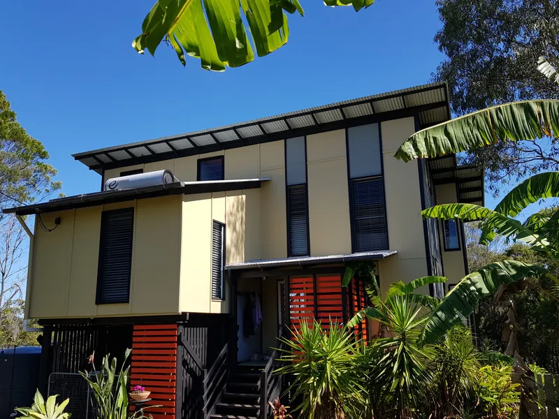 LUCKY NUMBER 8 ON THE WATERFRONT